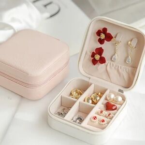 Travel Jewelry Organizer Beige NWT